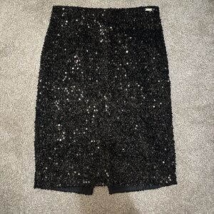 Sequin Armanii exchange black skirt in size 0 perfect to holiday
